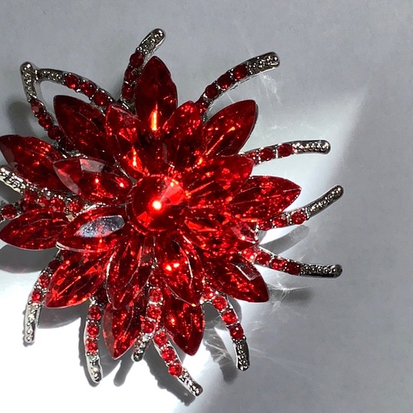 Large Red Rhinestone Flower Brooch - Picture 12 of 14